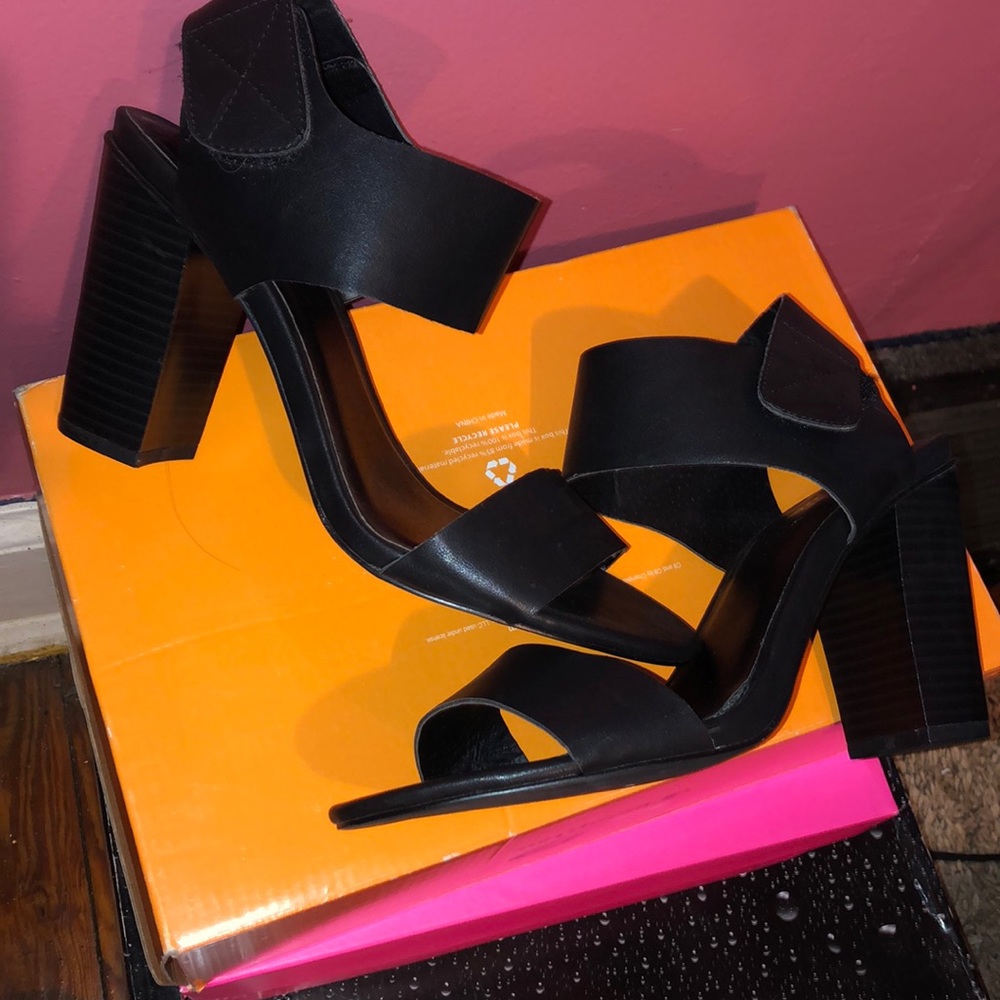 Women’s shoes